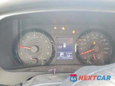 Zdjęcie 9 z 13 samochodu: 2017 TOYOTA SIENNA LE VIN:5TDKZ3DC9HS874330 - miniatura