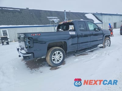 Trzecie zdjęcie samochodu z tyłu: 2019 CHEVROLET SILVERADO LD K1500 LT VIN:2GCVKPEC5K1229325 - miniatura