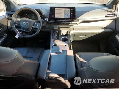 Zdjęcie 8 z 14 samochodu: 2021 TOYOTA SIENNA XSE 7-PASSENGER VIN:5TDXRKEC0MS015040 - miniatura