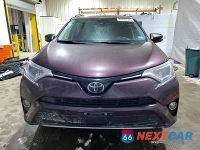 Piąte zdjęcie samochodu w środku: 2018 TOYOTA RAV4 ADVENTURE VIN:2T3RFREV7JW814898 - miniatura