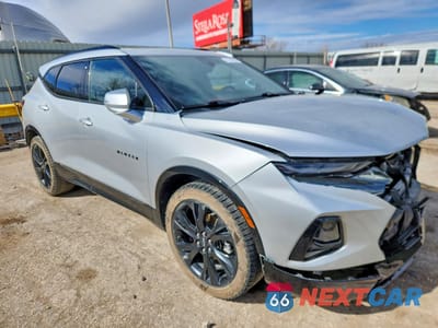 Czwarte zdjęcie samochodu z boku: 2021 CHEVROLET BLAZER RS VIN:3GNKBKRS9MS520982 - miniatura