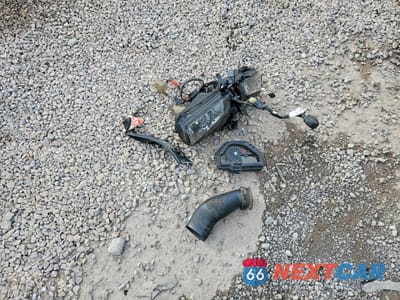Zdjęcie 8 z 9 samochodu: 2003 HONDA CBR600 RR VIN:JH2PC37063M004720 - miniatura
