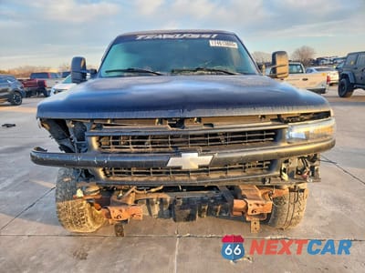 Piąte zdjęcie samochodu w środku: 2000 CHEVROLET SILVERADO K1500 VIN:1GCEK19TXYZ300610 - miniatura