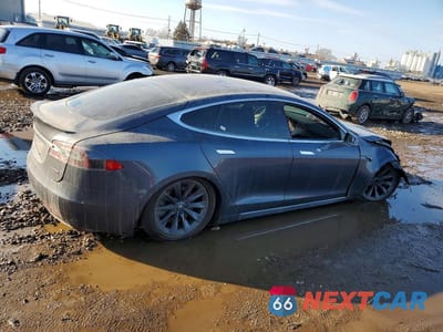 Trzecie zdjęcie samochodu z tyłu: 2019 TESLA MODEL S VIN:5YJSA1E29KF300579 - miniatura