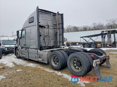 Trzecie zdjęcie samochodu z tyłu: 2016 VOLVO VN VNL VIN:4V4NC9EJ8GN946660 - miniatura