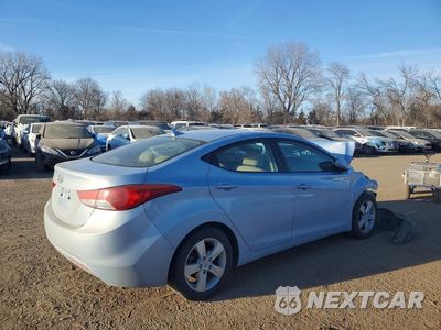 Trzecie zdjęcie samochodu z tyłu: 2013 HYUNDAI ELANTRA GLS VIN:KMHDH4AE3DU518805 - miniatura