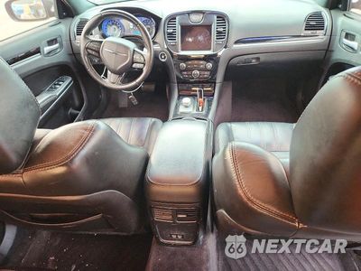 Zdjęcie 8 z 12 samochodu: 2018 CHRYSLER 300 S VIN:2C3CCABG9JH201661 - miniatura