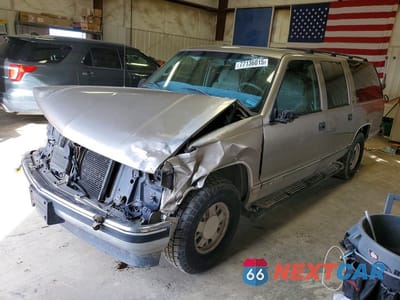 1999 CHEVROLET SUBURBAN C1500 3GNEC16R4XG250623 - główne zdjęcie licytacji z USA - miniatura