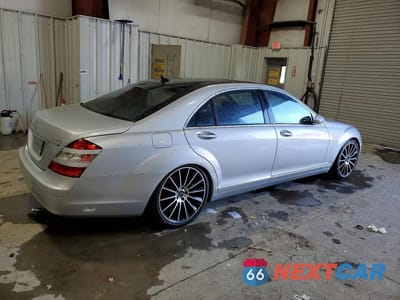Trzecie zdjęcie samochodu z tyłu: 2007 MERCEDES-BENZ S 550 4MATIC VIN:WDDNG86X27A108117 - miniatura