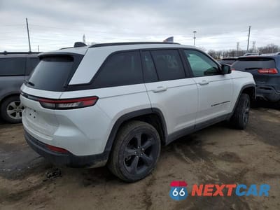 Trzecie zdjęcie samochodu z tyłu: 2025 JEEP GRAND CHEROKEE LAREDO VIN:1C4RJHAG5SC279719 - miniatura
