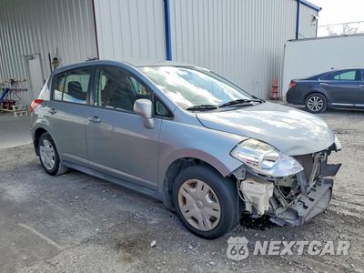 Czwarte zdjęcie samochodu z boku: 2011 NISSAN VERSA 1.8 S VIN:3N1BC1CP7BL397990 - miniatura