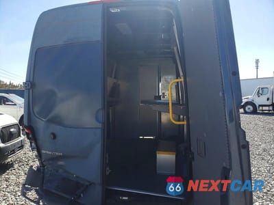 Zdjęcie 10 z 12 samochodu: 2019 MERCEDES BENZ SPRINTER 2500 DELIVERY VAN VIN:WD4PF1CD6KT011786 - miniatura