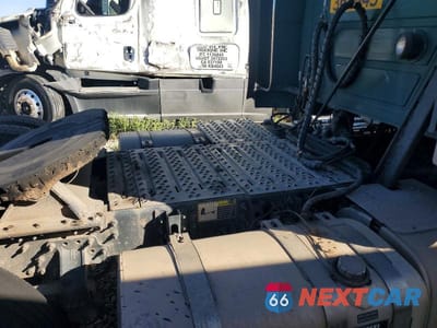 Zdjęcie 6 z 10 samochodu: 2017 MACK CXU613 SEMI TRUCK VIN:1M1AW01X4HM009853 - miniatura
