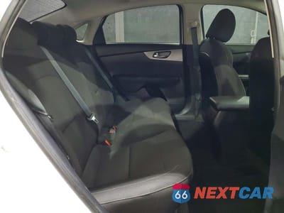 Zdjęcie 10 z 12 samochodu: 2019 KIA FORTE FE VIN:3KPF24AD3KE073113 - miniatura