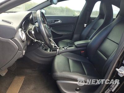 Zdjęcie 7 z 12 samochodu: 2015 MERCEDES-BENZ CLA VIN:WDDSJ4EBXFN190236 - miniatura