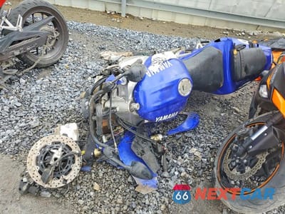Trzecie zdjęcie samochodu z tyłu: 2000 YAMAHA YZFR1 VIN:JYARN05E9YA003221 - miniatura