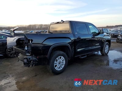 Trzecie zdjęcie samochodu z tyłu: 2025 TOYOTA TUNDRA SR5 VIN:5TFLA5DB7SX259422 - miniatura