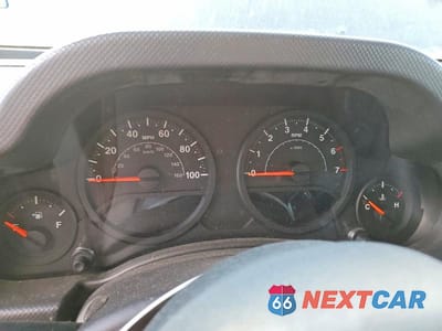 Zdjęcie 9 z 12 samochodu: 2008 JEEP WRANGLER X VIN:1J4FA241X8L516781 - miniatura