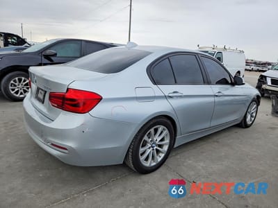 Trzecie zdjęcie samochodu z tyłu: 2018 BMW 320 I VIN:WBA8A9C54JAH14446 - miniatura