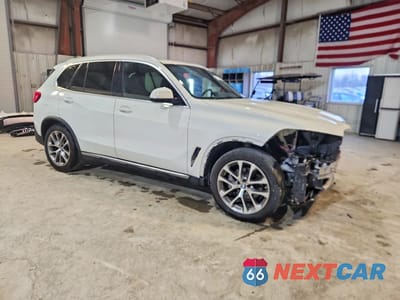 Czwarte zdjęcie samochodu z boku: 2019 BMW X5 XDRIVE40I VIN:5UXCR6C55KLK87171 - miniatura