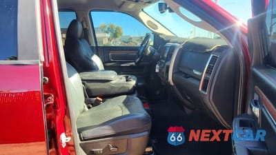 Piąte zdjęcie samochodu w środku: 2019 RAM 1500 CLASSIC LARAMIE VIN:1C6RR6NM6KS722762 - miniatura