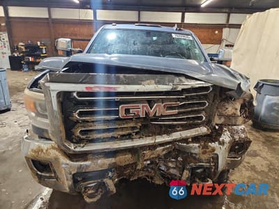Piąte zdjęcie samochodu w środku: 2016 GMC SIERRA K3500 SLT VIN:1GT52XC88GZ146615 - miniatura
