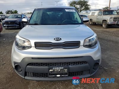 Piąte zdjęcie samochodu w środku: 2018 KIA SOUL VIN:KNDJN2A28J7596016 - miniatura