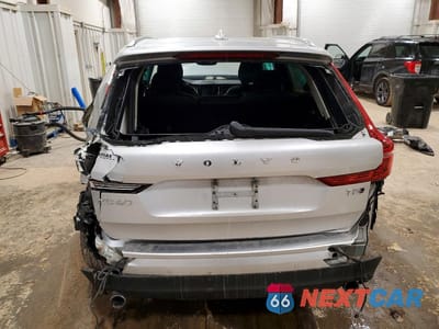 Zdjęcie 6 z 12 samochodu: 2019 VOLVO XC60 T5 VIN:LYV102RK3KB233297 - miniatura