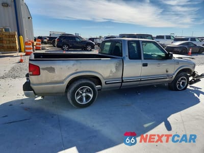 Trzecie zdjęcie samochodu z tyłu: 2003 CHEVROLET S TRUCK S10 VIN:1GCCS19H338232958 - miniatura