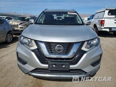 Piąte zdjęcie samochodu w środku: 2018 NISSAN ROGUE SV VIN:KNMAT2MV3JP573707 - miniatura
