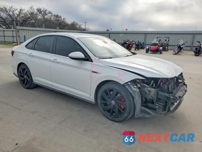 Czwarte zdjęcie samochodu z boku: 2021 VOLKSWAGEN JETTA GLI VIN:3VW5T7BU0MM037359 - miniatura