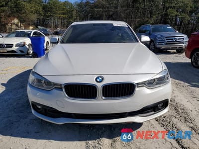 Piąte zdjęcie samochodu w środku: 2018 BMW 320 XI VIN:WBA8A3C59JA487099 - miniatura