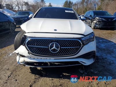 Piąte zdjęcie samochodu w środku: 2025 MERCEDES-BENZ E 350 4MATIC VIN:W1KLF4HB1SA096071 - miniatura