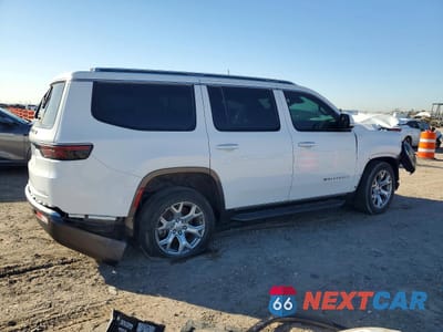 Trzecie zdjęcie samochodu z tyłu: 2022 JEEP WAGONEER SERIES II VIN:1C4SJVBTXNS200633 - miniatura