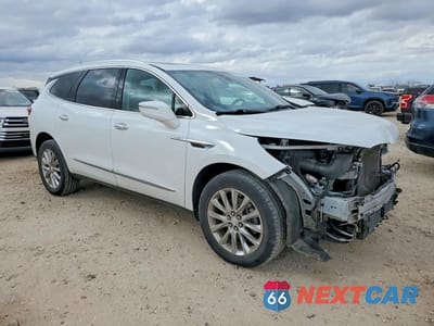 Czwarte zdjęcie samochodu z boku: 2018 BUICK ENCLAVE PREMIUM VIN:5GAEVBKW6JJ121567 - miniatura