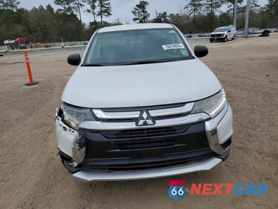 Piąte zdjęcie samochodu w środku: 2017 MITSUBISHI OUTLANDER ES VIN:JA4AD2A31HZ057757 - miniatura