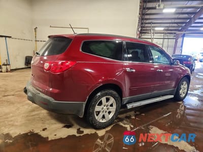 Trzecie zdjęcie samochodu z tyłu: 2010 CHEVROLET TRAVERSE LT VIN:1GNLRGED5AS149959 - miniatura