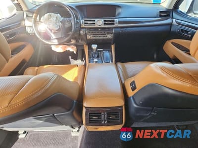 Zdjęcie 8 z 12 samochodu: 2014 LEXUS LS 460 L VIN:JTHGL5EF8E5051061 - miniatura