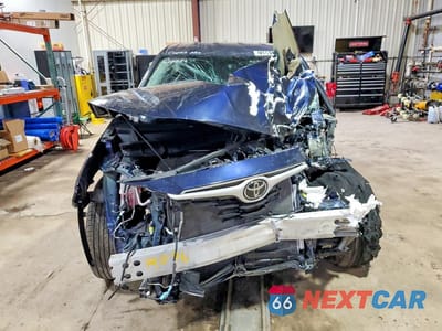 Piąte zdjęcie samochodu w środku: 2022 TOYOTA HIGHLANDER L VIN:5TDCZRAH0NS130487 - miniatura