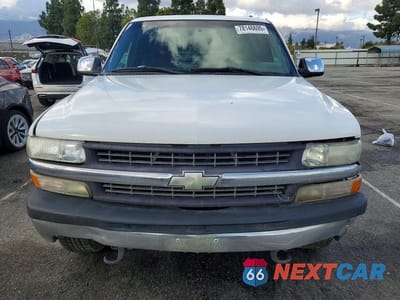Piąte zdjęcie samochodu w środku: 2001 CHEVROLET SILVERADO K1500 VIN:1GCEK19T41E129463 - miniatura