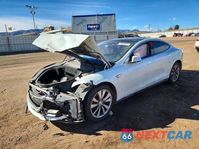 2015 TESLA MODEL S 85 5YJSA1H15FFP74456 - główne zdjęcie licytacji z USA - miniatura