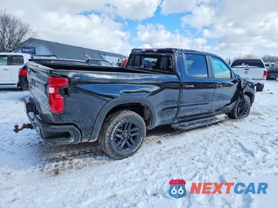 Trzecie zdjęcie samochodu z tyłu: 2019 CHEVROLET SILVERADO K1500 TRAIL BOSS CUSTOM VIN:1GCPYCEF5KZ298372 - miniatura