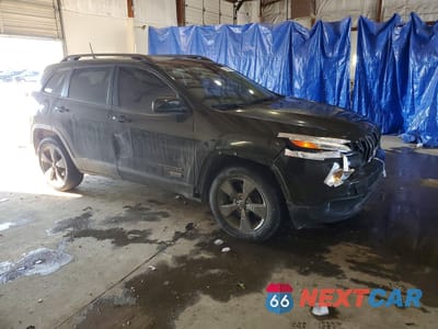 Czwarte zdjęcie samochodu z boku: 2016 JEEP CHEROKEE LATITUDE VIN:1C4PJMCB4GW348603 - miniatura