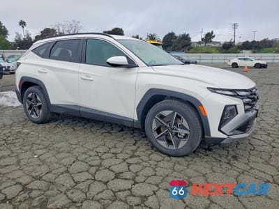 Czwarte zdjęcie samochodu z boku: 2025 HYUNDAI TUCSON SEL VIN:5NMJB3DE6SH592609 - miniatura