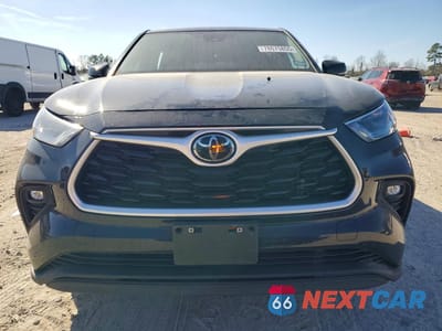 Piąte zdjęcie samochodu w środku: 2022 TOYOTA HIGHLANDER LE VIN:5TDZZRAH0NS102988 - miniatura