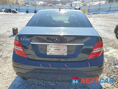 Zdjęcie 6 z 12 samochodu: 2013 MERCEDES-BENZ C 250 VIN:WDDGF4HB2DR250695 - miniatura
