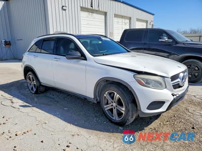 Czwarte zdjęcie samochodu z boku: 2017 MERCEDES-BENZ GLC 300 VIN:WDC0G4JB0HF136859 - miniatura