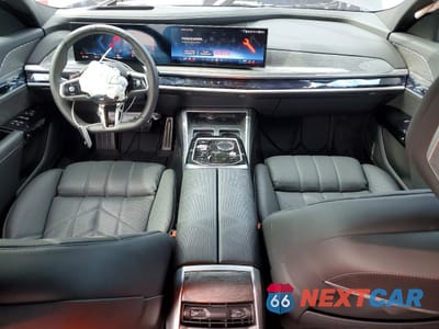 Zdjęcie 8 z 12 samochodu: 2025 BMW I7 EDRIVE50 VIN:WBY43EJ04SCT21222 - miniatura