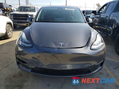 Piąte zdjęcie samochodu w środku: 2021 TESLA MODEL Y VIN:5YJYGDEE4MF080629 - miniatura