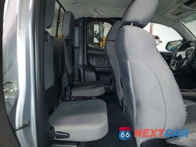Zdjęcie 10 z 12 samochodu: 2018 TOYOTA TACOMA SR5 V6 VIN:5TFSZ5AN4JX144908 - miniatura